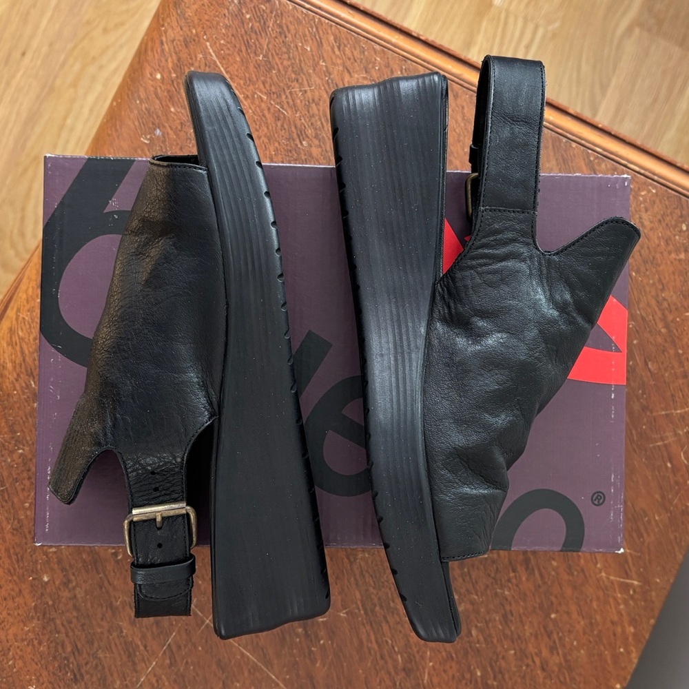 Bueno Black Morgan Sandals NIB Size 40